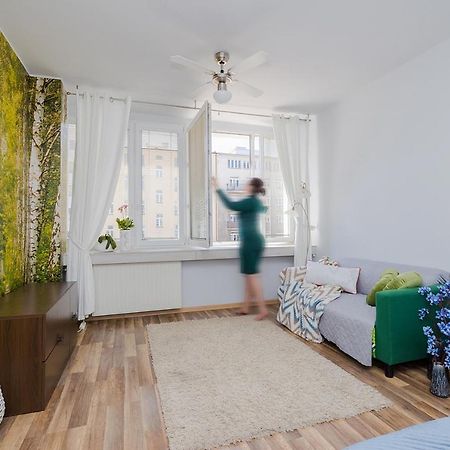 Stay With Friends In Varsovie Extérieur photo