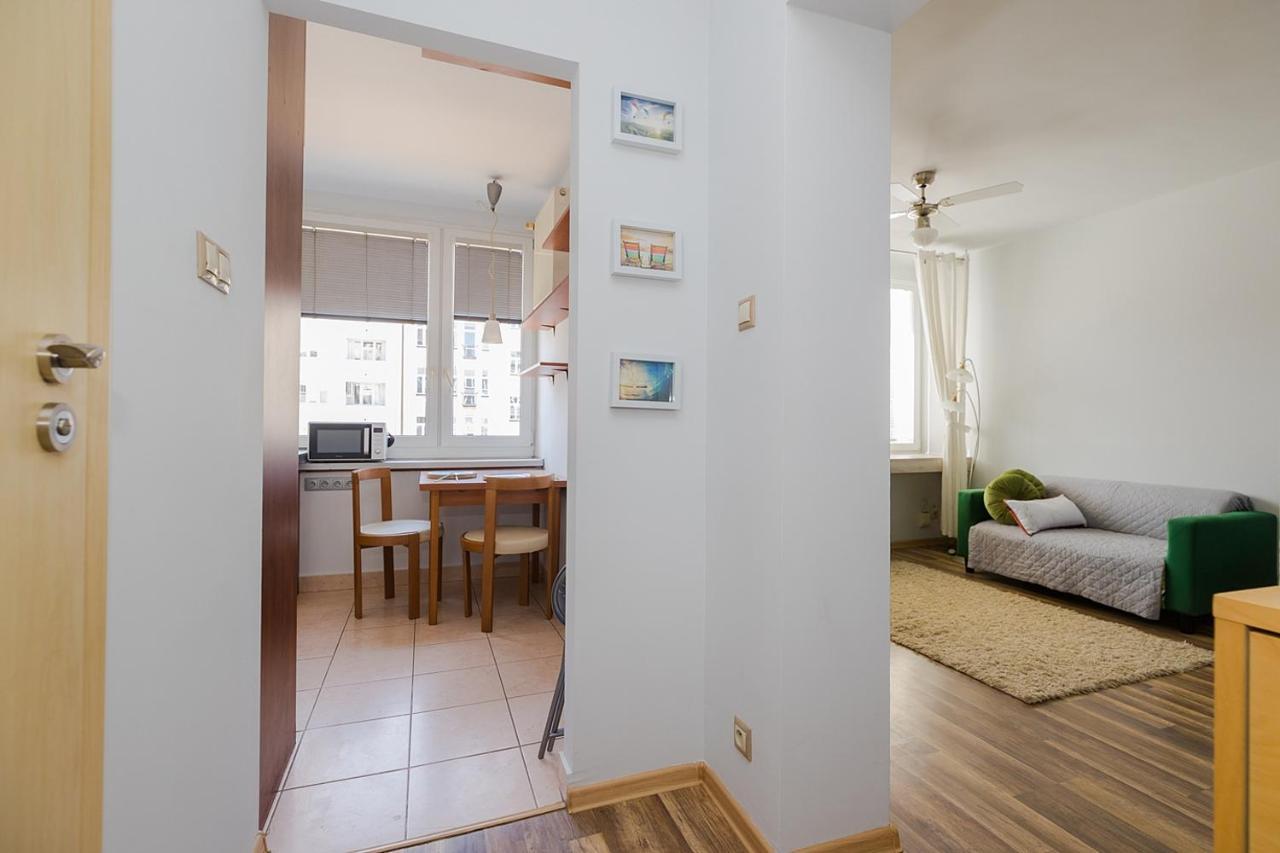 Stay With Friends In Varsovie Extérieur photo